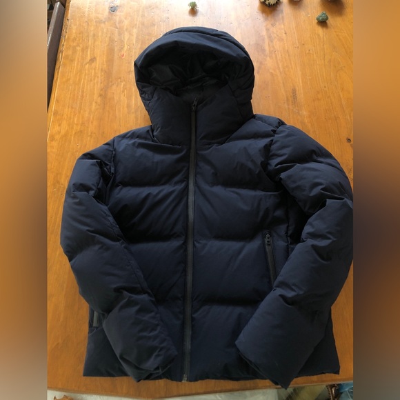 Uniqlo men’s puffer jacket - Picture 3 of 5